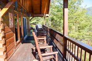 Terrace/patio - Papa Bear's Den - Cabin (Sevierville)