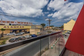 Thành phố nhìn từ nơi lưu trú