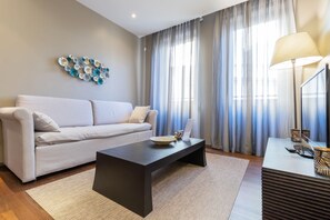 43 inci televisyen skrin rata dengan digital, TV 