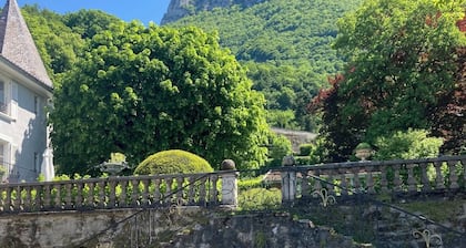 Beautiful house in the Chartreuse foothills with swimming pool