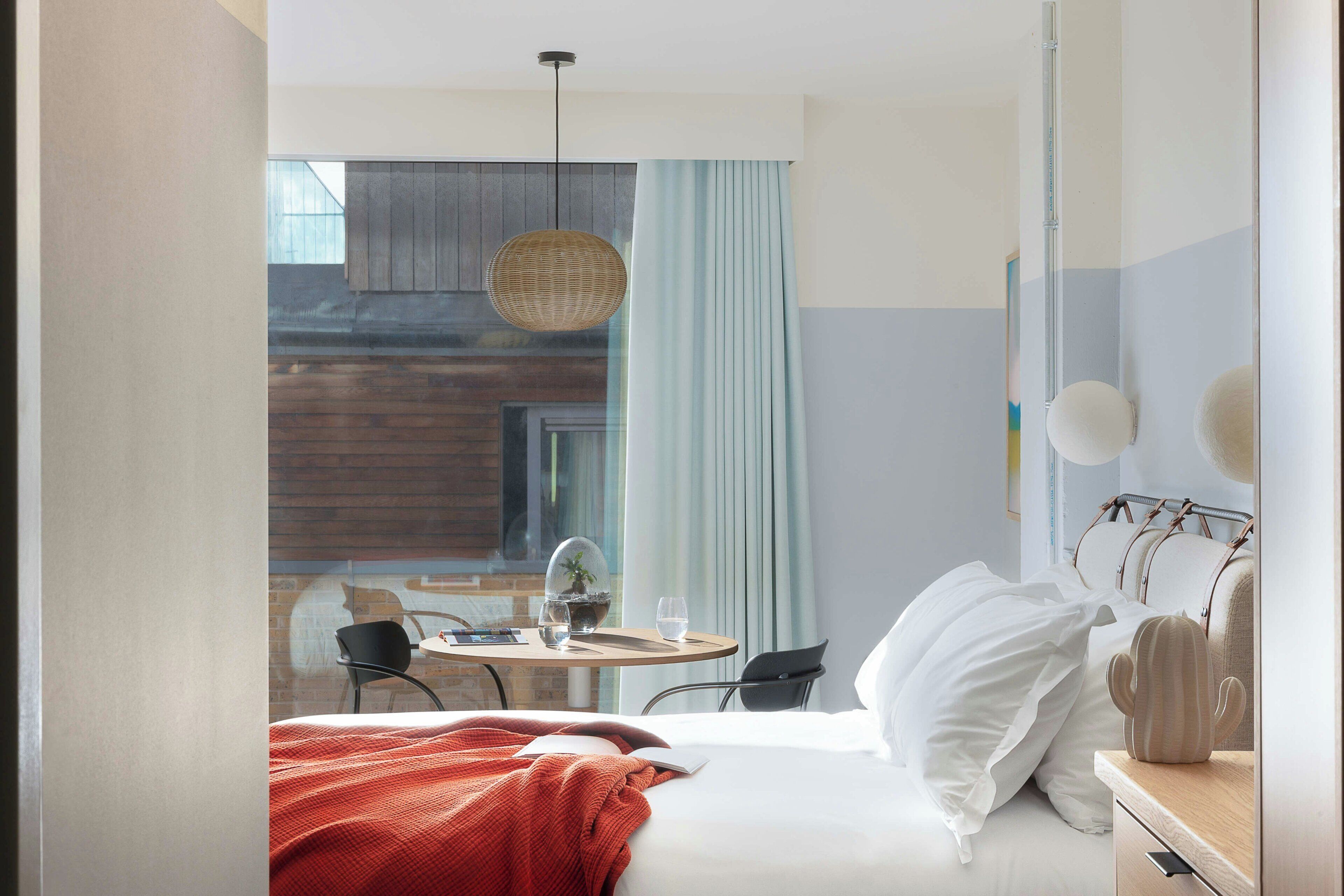 Premium bedding, in-room safe, laptop workspace, blackout curtains