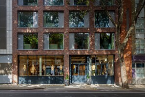 Exterior - Bermonds Locke, Tower Bridge (London)
