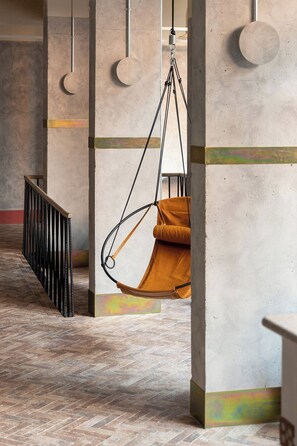 المنشأة من الداخل