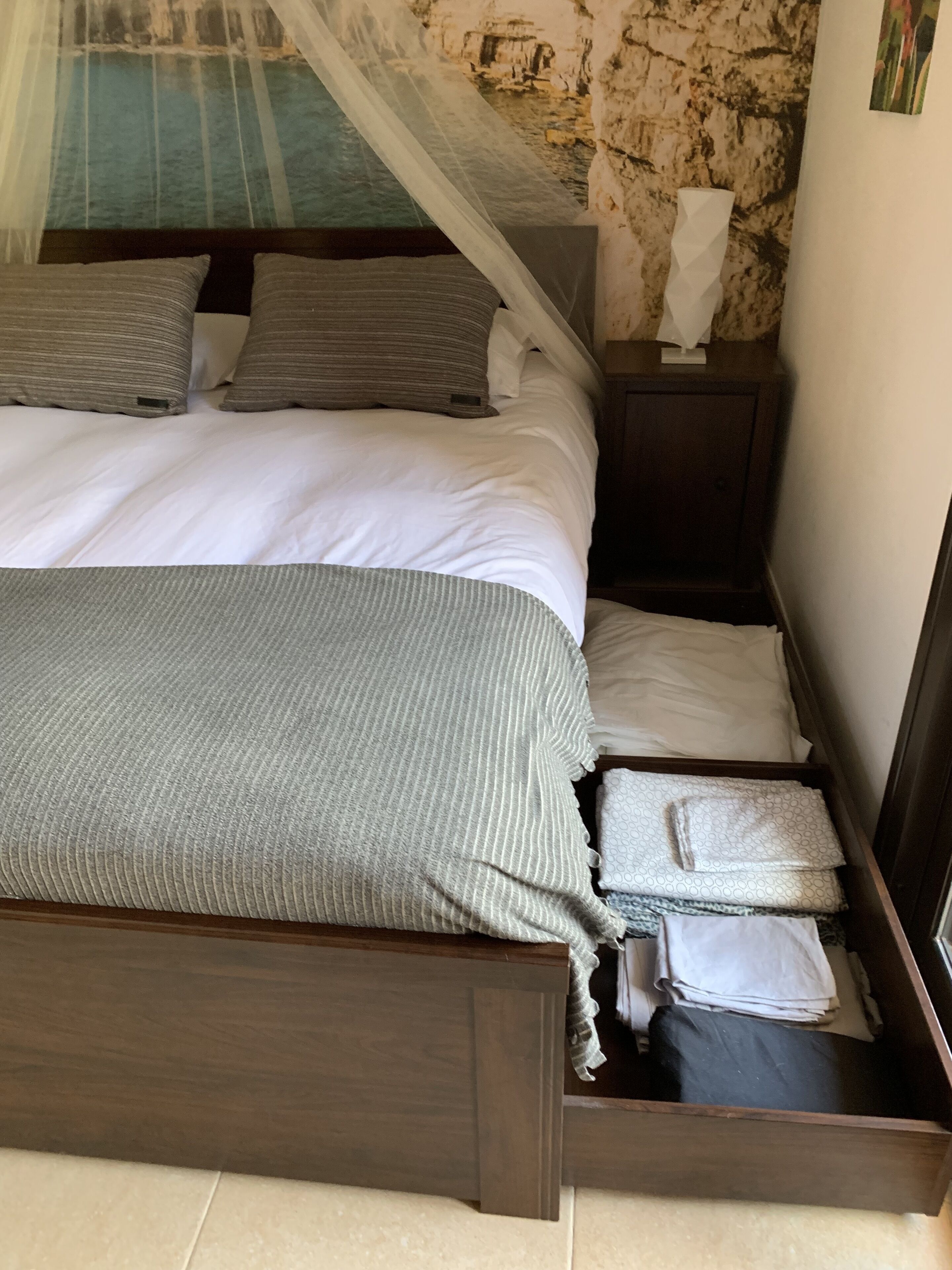 1 habitación, escritorio, tabla de planchar con plancha y wifi gratis 