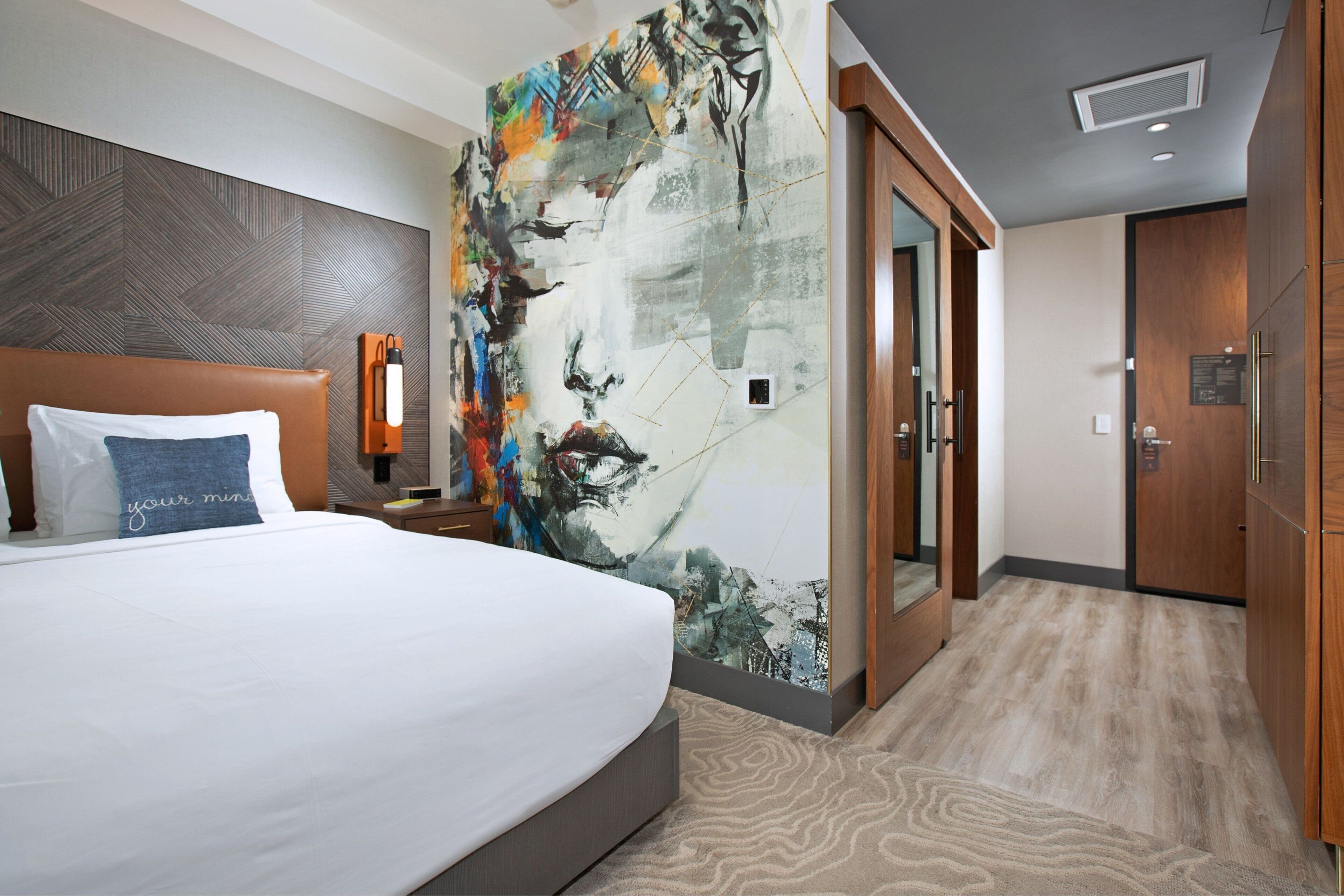 premium bedding, pillow-top beds, minibar, in-room safe