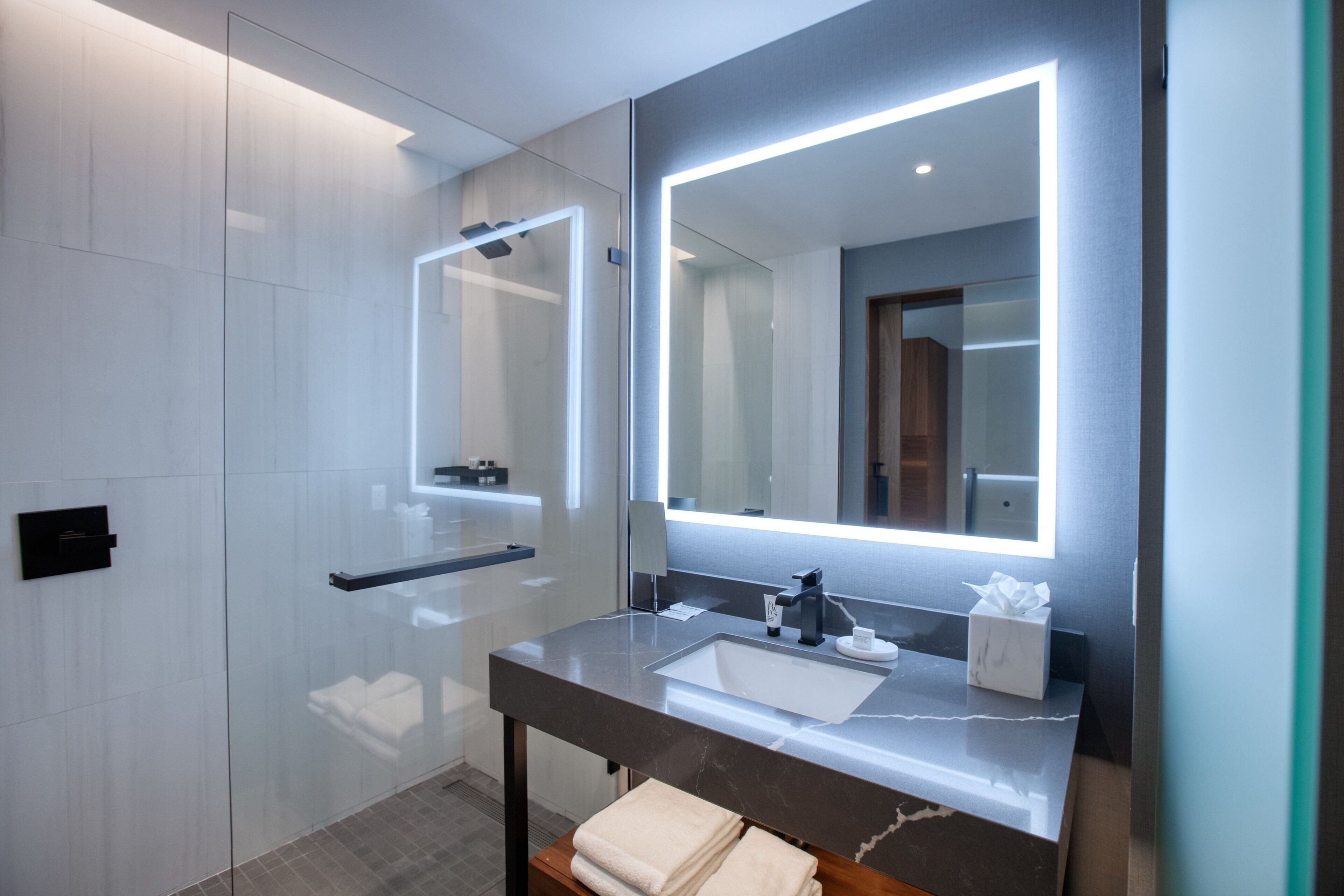 premium bedding, pillow-top beds, minibar, in-room safe