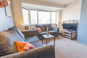 Deluxe Apartment | Living area - The Wren Suite Apartment (Oxford)