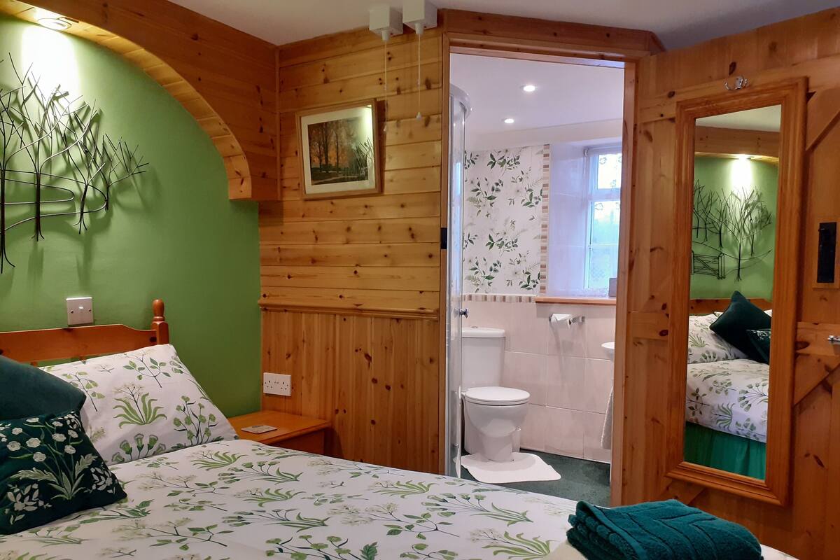 Doppelzimmer, mit Bad (Forest Glade)