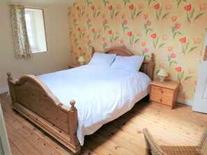 4 slaapkamers, een strijkplank/strijkijzer, wifi, beddengoed