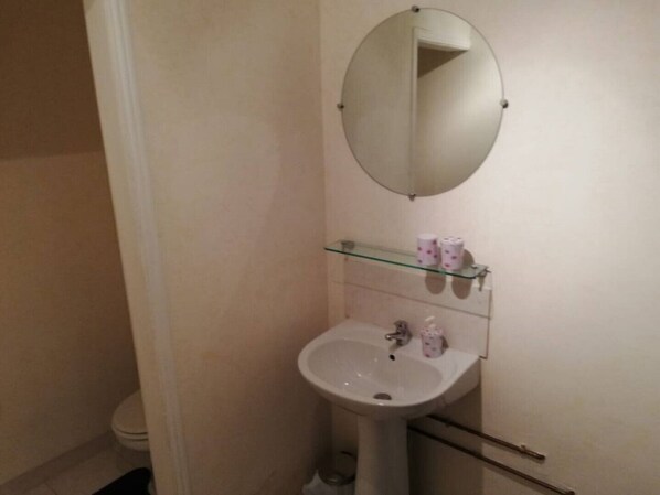 Hair dryer, towels