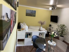 Item bar mini percuma, meja, langsir/tirai gelap terus, kalis bunyi 