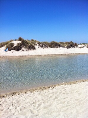On the beach - APARTMENT 8 SLEEPS IN A VILLA ONLY 100MT FROM THE SEA OF SAND (Torre Chianca)