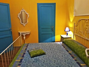 3 bedrooms, iron/ironing board, bed sheets - APARTMENT 8 SLEEPS IN A VILLA ONLY 100MT FROM THE SEA OF SAND (Torre Chianca)