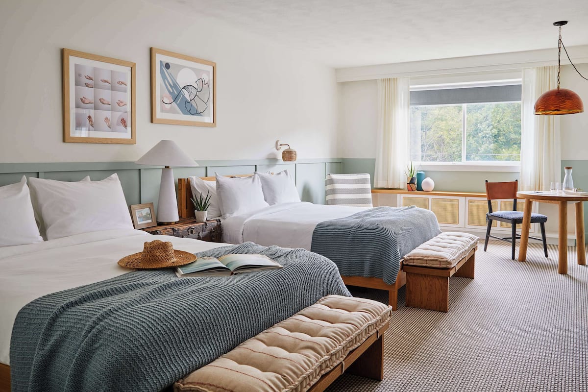 Ropa de cama de alta calidad y camas con pillow-top