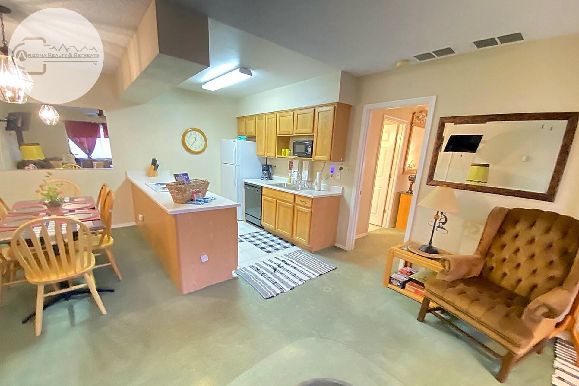 Goldminers Getaway, History & Modern Amenities Near the Superstition Mountains!