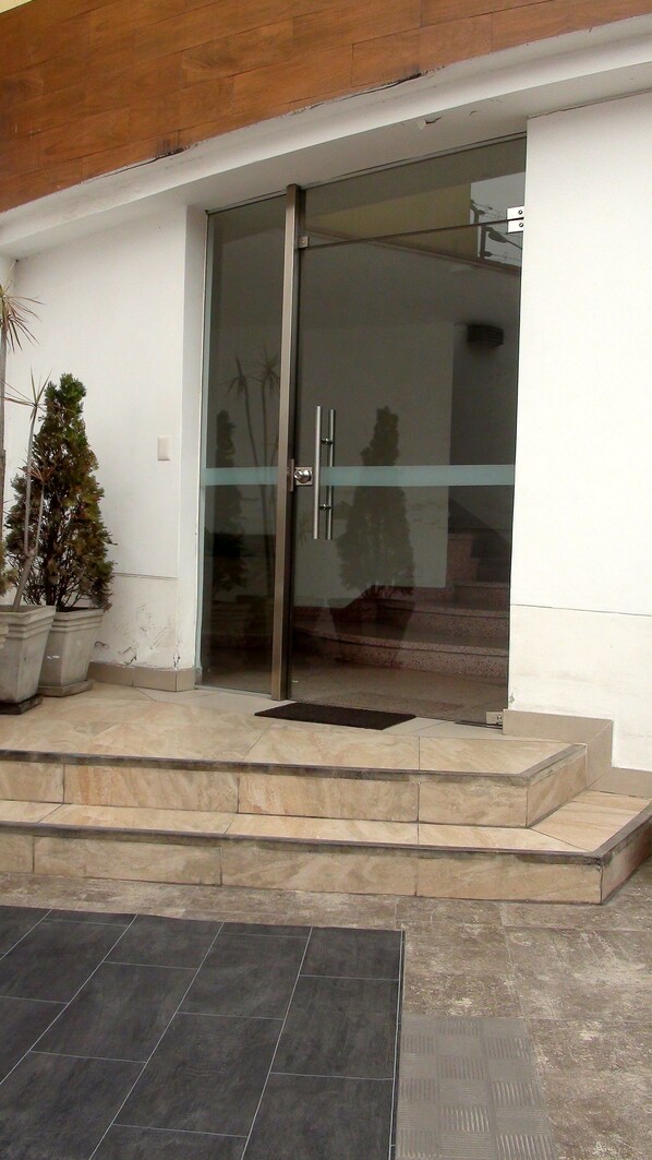 تفاصيل الفندق من الخارج