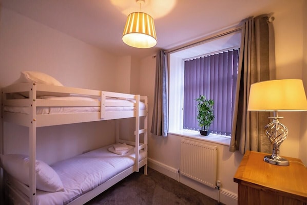 House (4 Bedrooms) | Interior - The Crescent by Pureserviced (Plymouth)