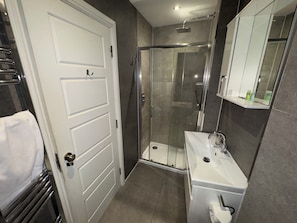 Apartment (4 Bedrooms) | Bahagian dalam