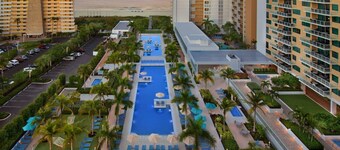 MARRIOTT'S CRYSTAL SHORES