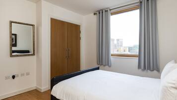 2 bedrooms, iron/ironing board, travel cot, free WiFi