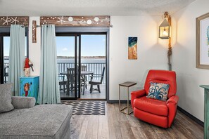 Smart TV - Updated, Direct Bay Front, Bay Front Pool, 3 Blocks to Beach and Boardwalk (Ocean City)