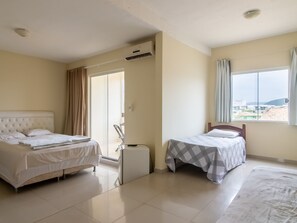 Family Room, Multiple Beds | Free WiFi, bed sheets - Pousada Itaipu (Niteroi)