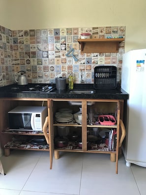 Fridge, microwave, stovetop, electric kettle