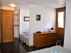 1 chambre, fer et planche à repasser, Wi-Fi