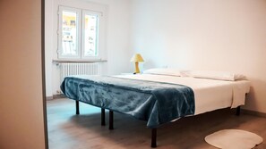 2 bedrooms, bed sheets