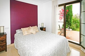 2 slaapkamers, een strijkplank/strijkijzer, gratis wifi