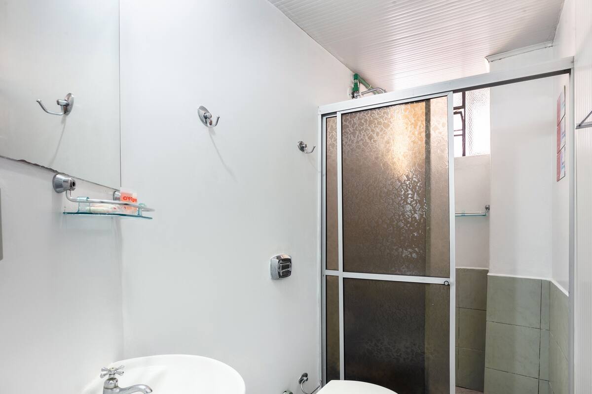 Twin Room | Bathroom | Shower, free toiletries, towels, soap
