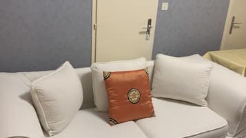 Soundproofing, free WiFi, bed sheets