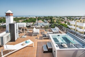 Pool - Luxurious Apartment with Private Terrace & Jacuzzi (Tavira)