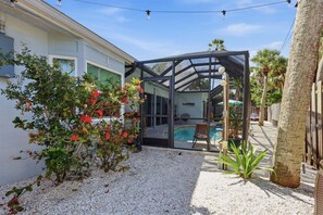 A heated pool - Siesta Key vacation rental home close to village with swimming pool and free wifi (Siesta Key)