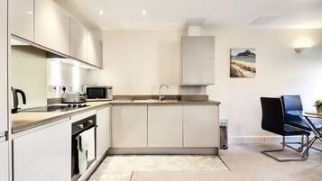 Superior Apartment, Private Bathroom | Shared kitchen