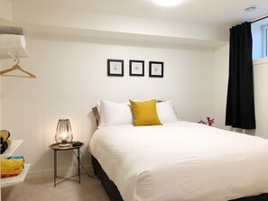 2 bedrooms, iron/ironing board, travel cot, free WiFi