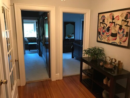 5 BR Bethesda House 5 Beds