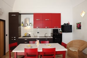 Appartamento, 2 camere da letto | Cucina privata | Frigorifero con congelatore, microonde, forno, piano cottura