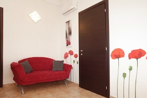 Apartment, 2 Schlafzimmer | Wohnbereich | LCD-Fernseher