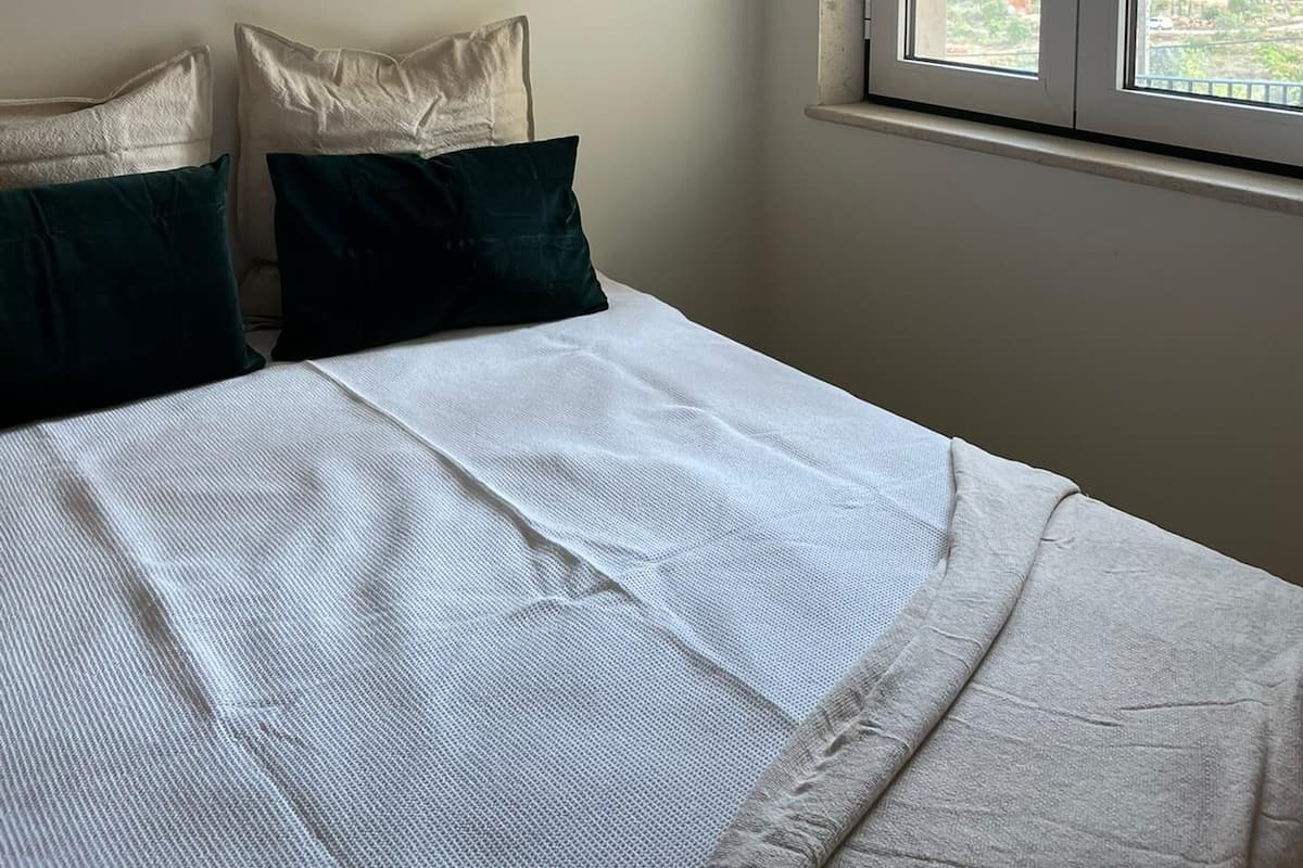 Apartment | 1 bedroom, hypo-allergenic bedding, laptop workspace, blackout curtains