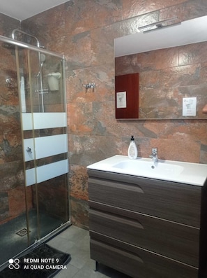 Hair dryer, bidet, towels