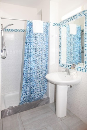 Apartment, 1 Schlafzimmer | Badezimmer | Dusche, Regendusche, Haartrockner, Bidet