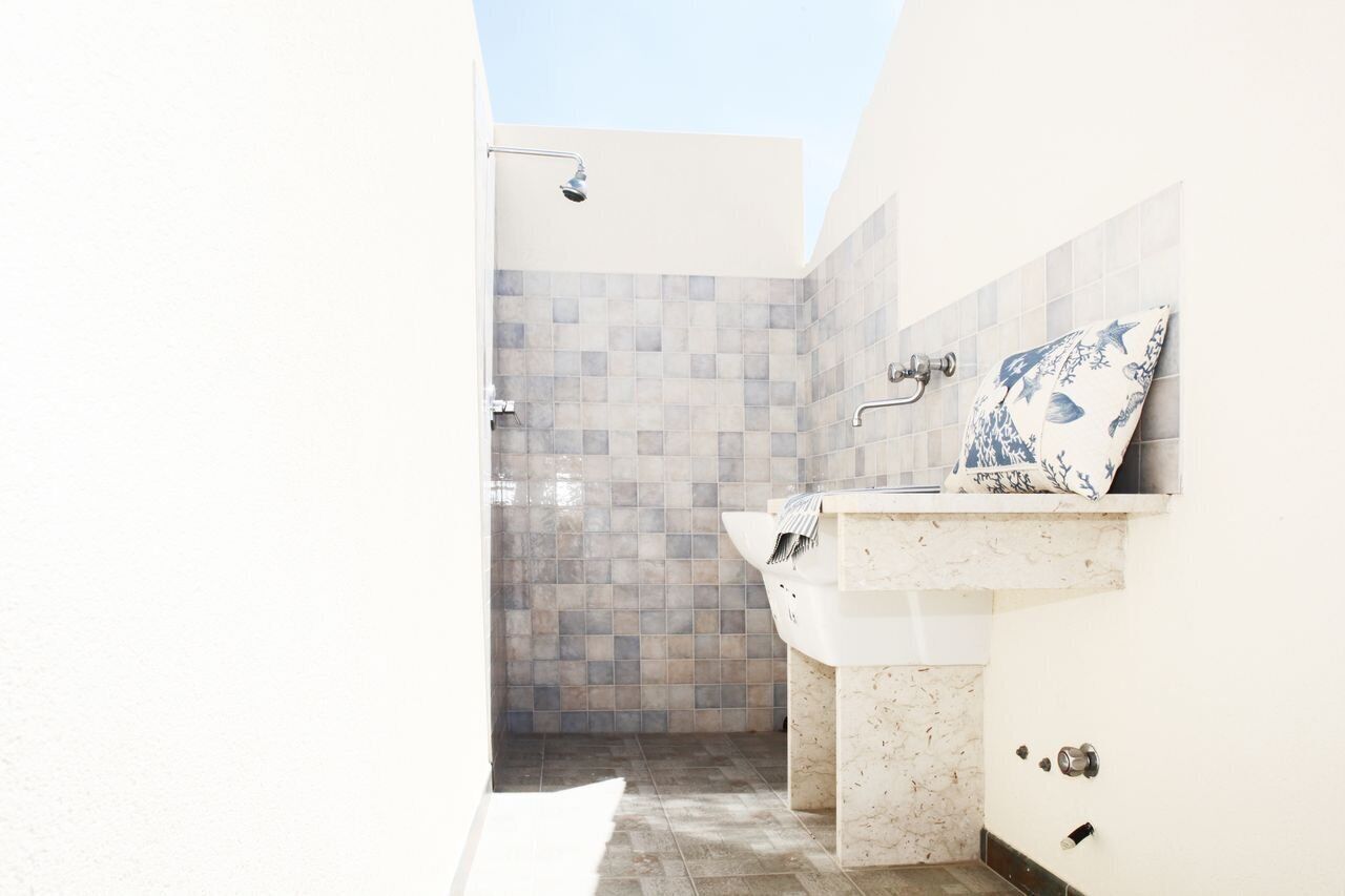 Apartment, 1 Bedroom | Bathroom | Shower, rainfall showerhead, hair dryer, bidet