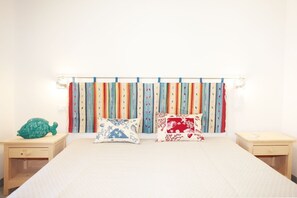 Apartamento, 1 habitación | 1 dormitorio y tabla de planchar con plancha