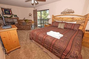 2 bedrooms - Ski Home Minutes from Lake and Heavenly - Ski and Summer Monthly Lease Available (South Lake Tahoe)