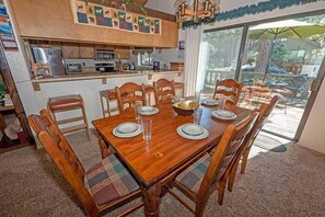 Dining - Ski Home Minutes from Lake and Heavenly - Ski and Summer Monthly Lease Available (South Lake Tahoe)