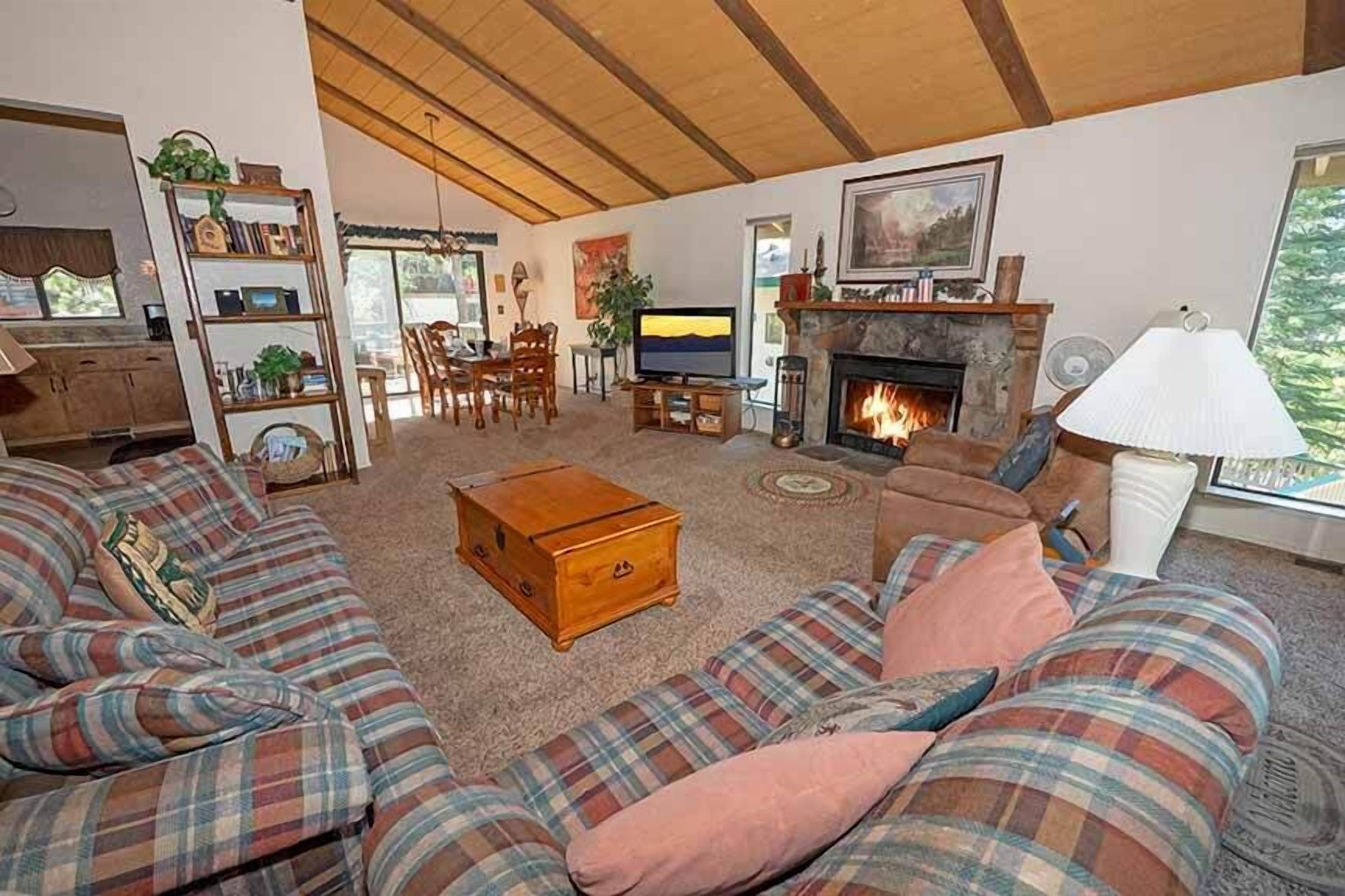 Téléviseur, foyer, lecteur de DVD