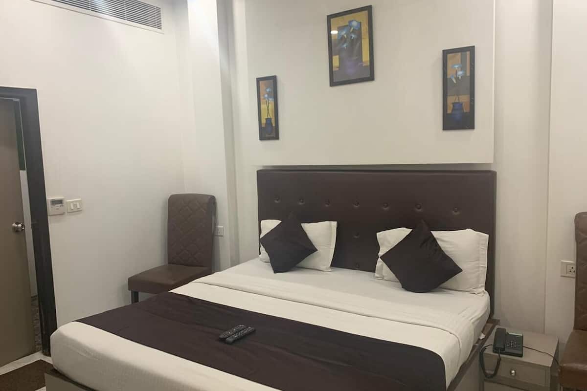 In-room safe, soundproofing, free WiFi