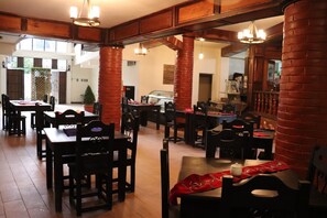 Tägliches einheimisches Frühstück (10 USD pro Person)