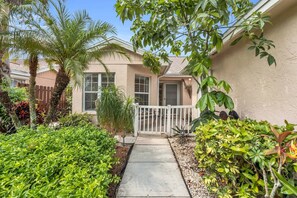 Terrace/patio - Lake View Villa with a 1 Car Garage, 2 Bedrooms in Lakeside of Naples, Fl (Naples)